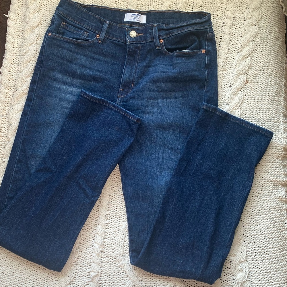 Denizen from Levi’s High Rise Straight Jeans- 8M (W29 L30)